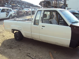 1984 TOYOTA PICK-UP HILUX, 2.4L EFI AUTO 2WD, COLOR WHITE, STK Z15003